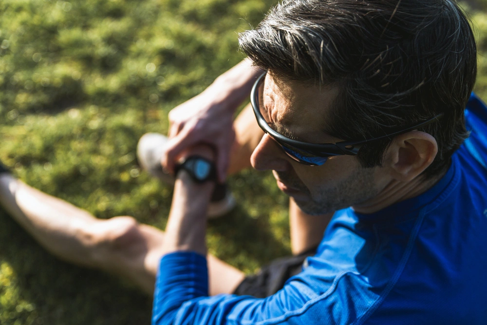 Cómo elegir bien tus gafas deportivas si usas graduación: guía desde la óptica y el deporte