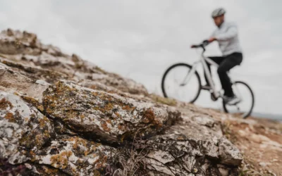 Mountain bike y visión: consejos para proteger tus ojos en terrenos extremos